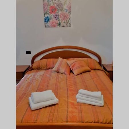 Feel At Home - Casa Loredana Lovere Ngoại thất bức ảnh