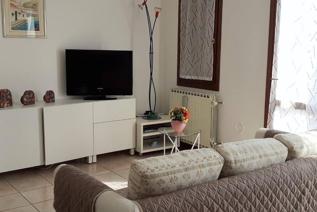 Feel At Home - Casa Loredana Lovere Ngoại thất bức ảnh